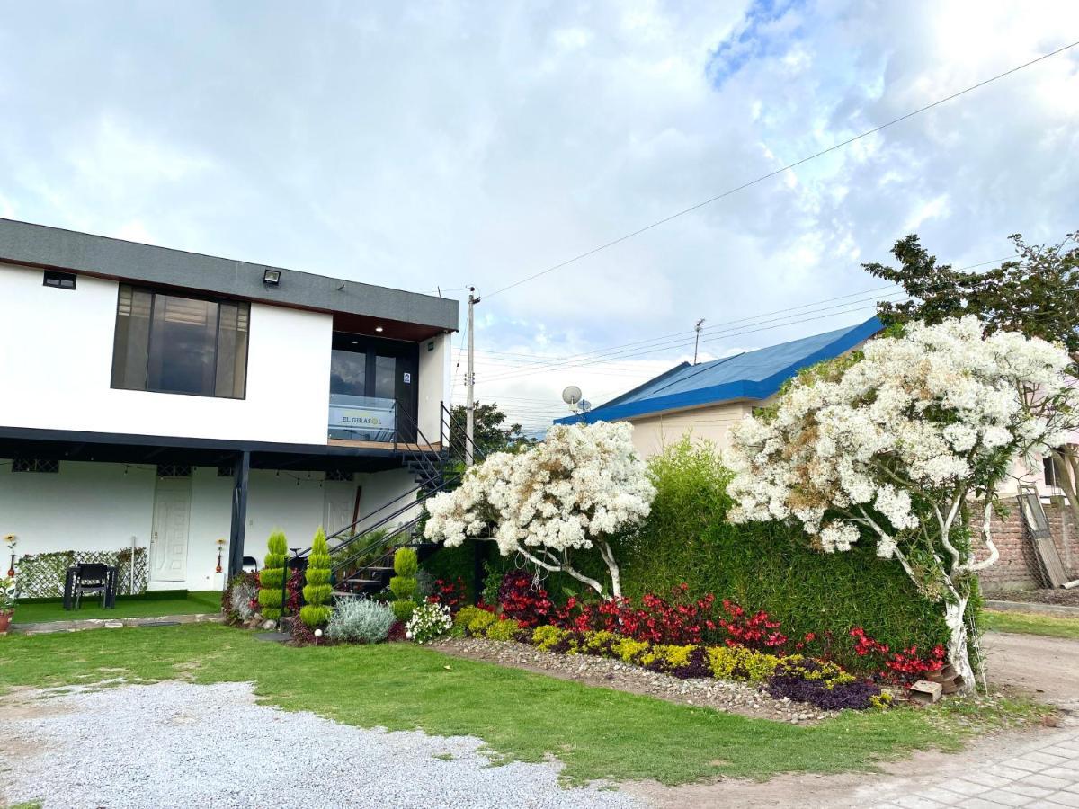 Hospedaje El Girasol Tababela Quito Eksteriør bilde