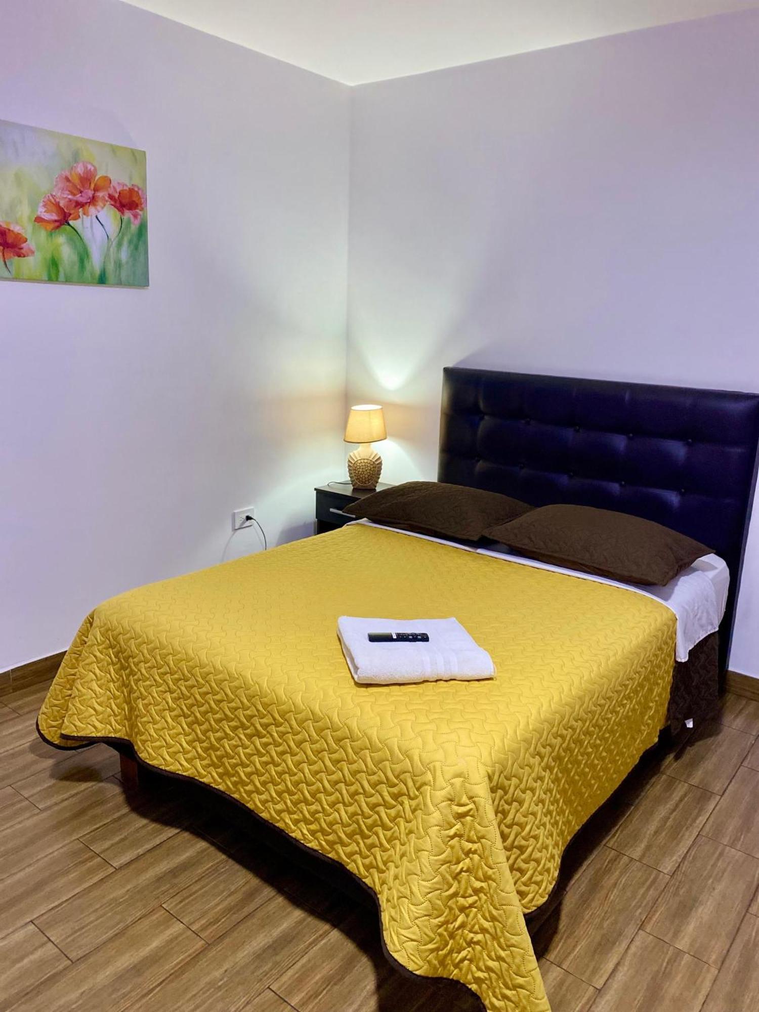 Hospedaje El Girasol Tababela Quito Eksteriør bilde
